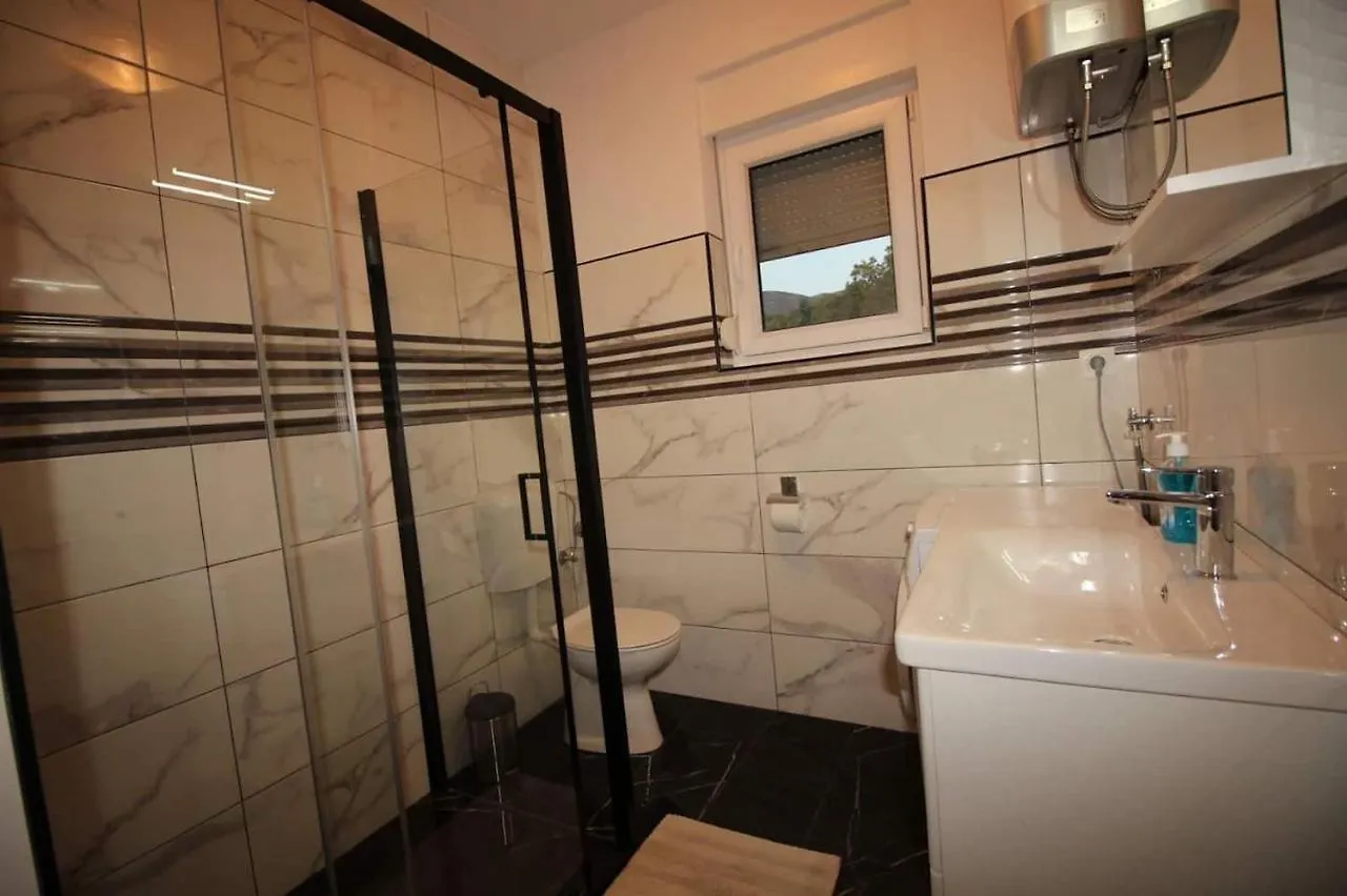 Moderan Apartman U Blizini Mora Povile