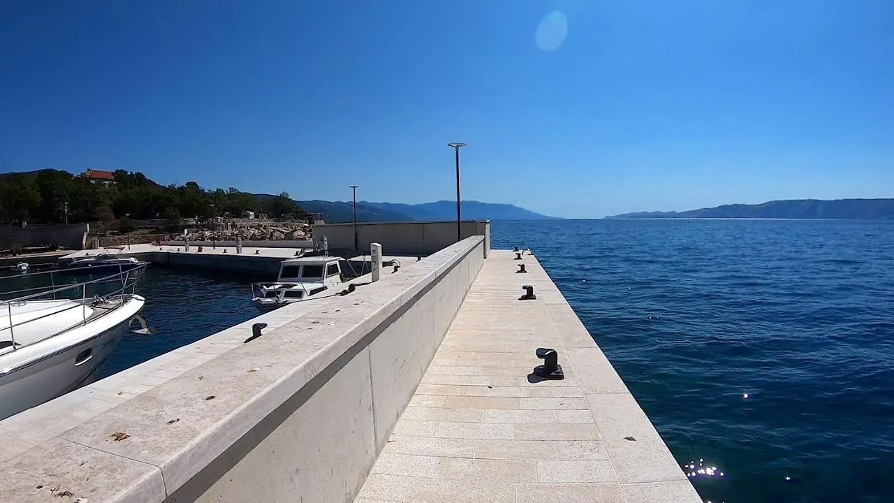 Apartment Moderan Apartman U Blizini Mora Povile